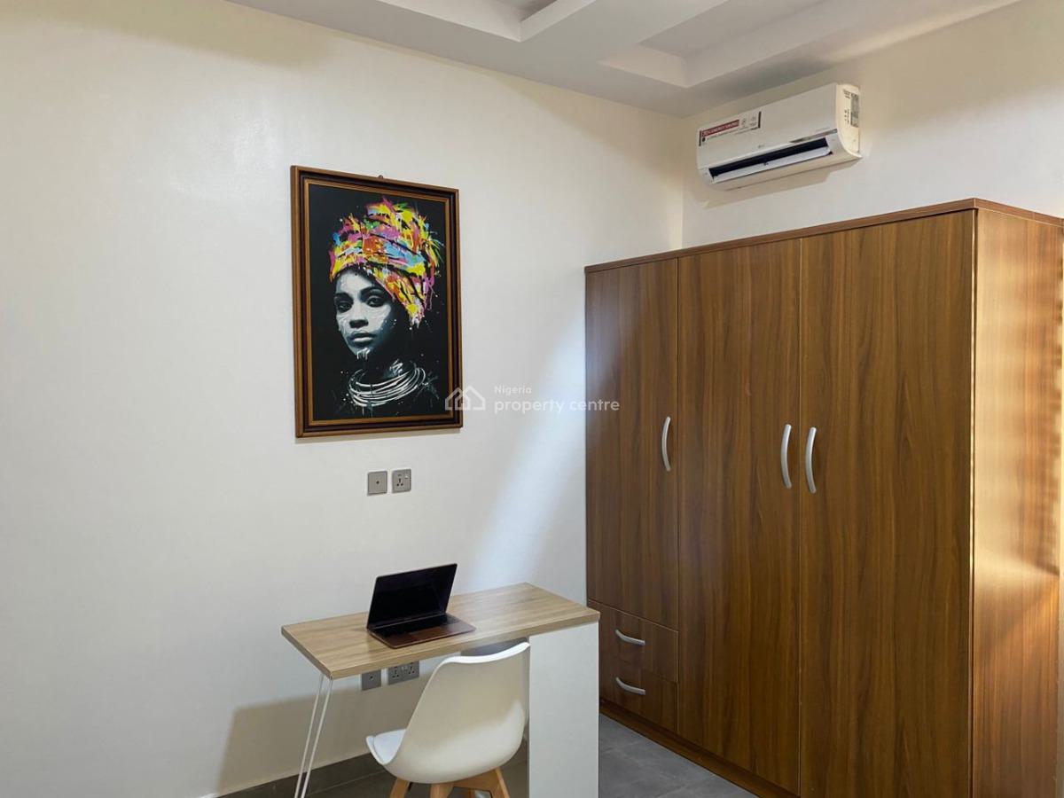 Nicely Furnished 3 Bedroom Apartment, Surulere, Lagos, Flat / Apartment Short Let