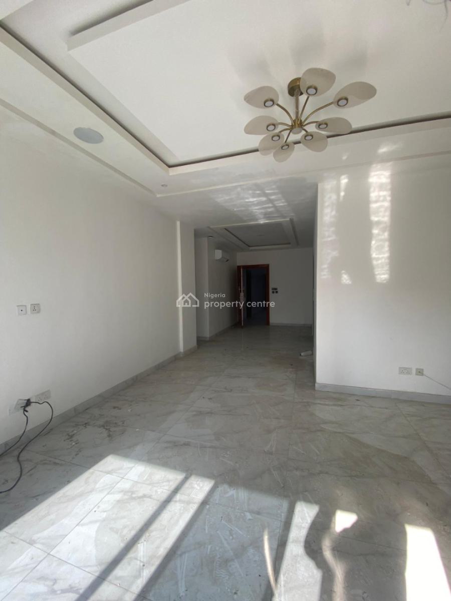 Spacious Massive Luxury 2 Bedroom Flat Apartment, Secure Estate Off Freedom Wey Lekki Phase One, Lekki Phase 1, Lekki, Lagos, Flat / Apartment for Rent