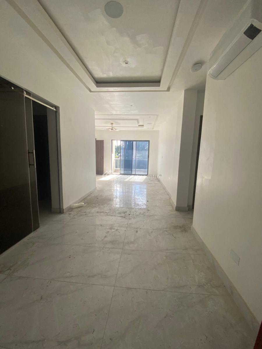 Spacious Massive Luxury 2 Bedroom Flat Apartment, Secure Estate Off Freedom Wey Lekki Phase One, Lekki Phase 1, Lekki, Lagos, Flat / Apartment for Rent