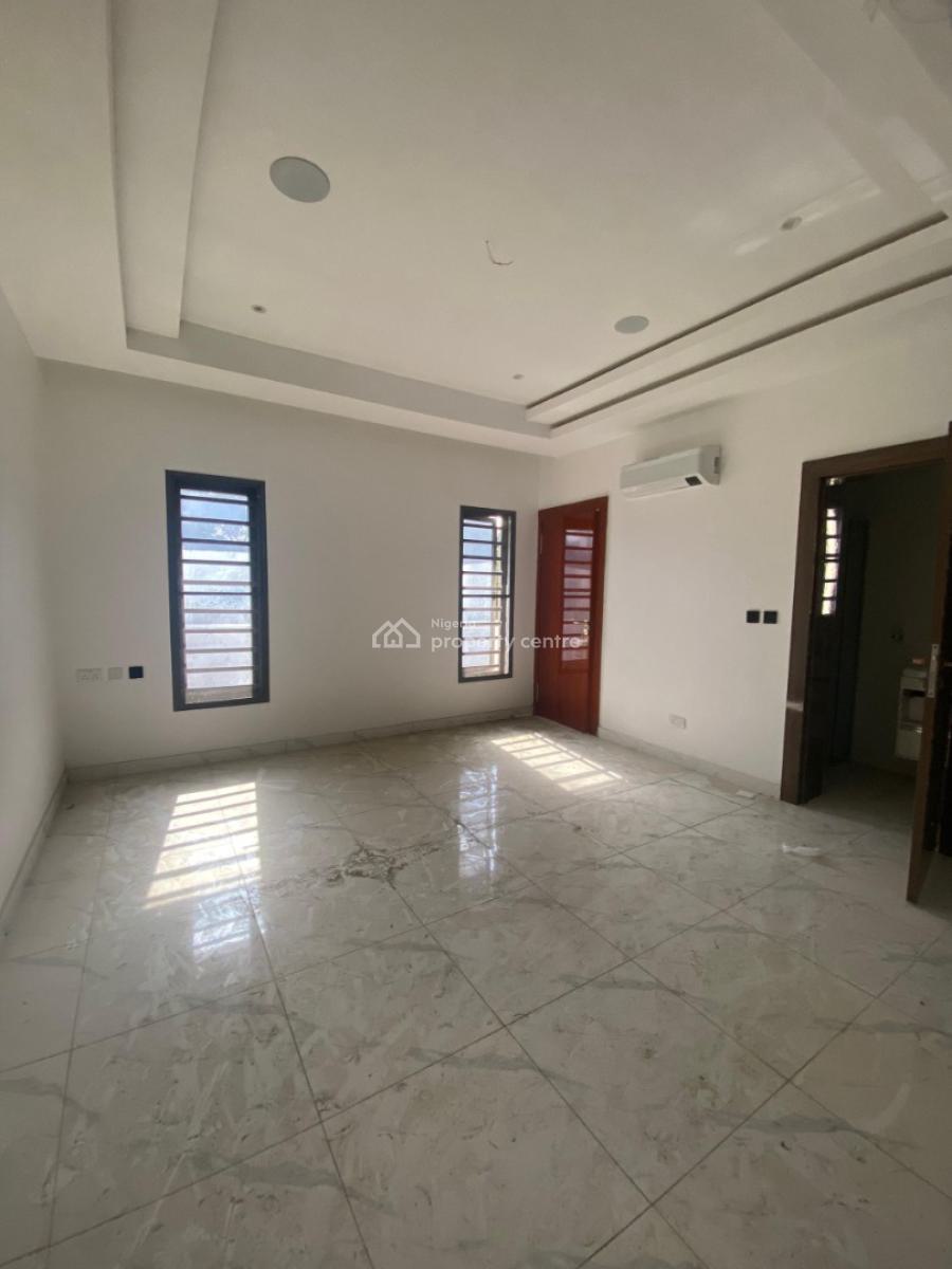 Spacious Massive Luxury 2 Bedroom Flat Apartment, Secure Estate Off Freedom Wey Lekki Phase One, Lekki Phase 1, Lekki, Lagos, Flat / Apartment for Rent