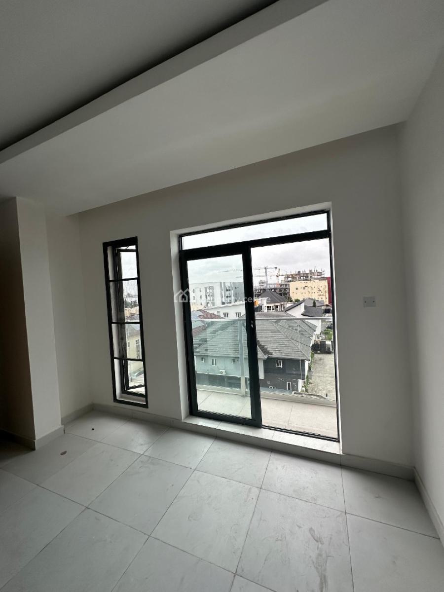 3 Bedroom Apartment with Bq on The 2nd Floor with a Rooftop Swimming P, Lekki Phase 1, Lekki, Lagos, Flat / Apartment for Rent