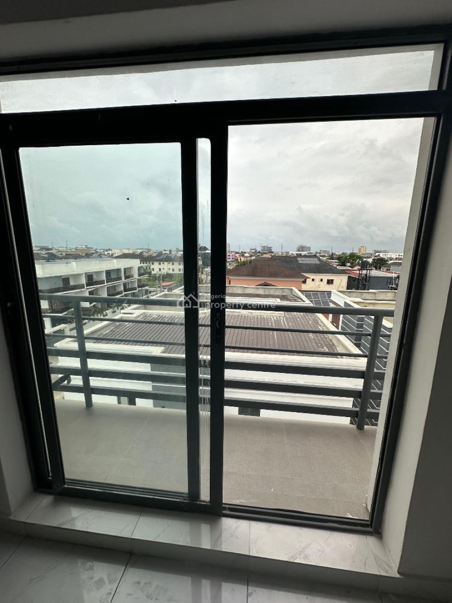3 Bedroom Apartment with Bq on The 2nd Floor with a Rooftop Swimming P, Lekki Phase 1, Lekki, Lagos, Flat / Apartment for Rent