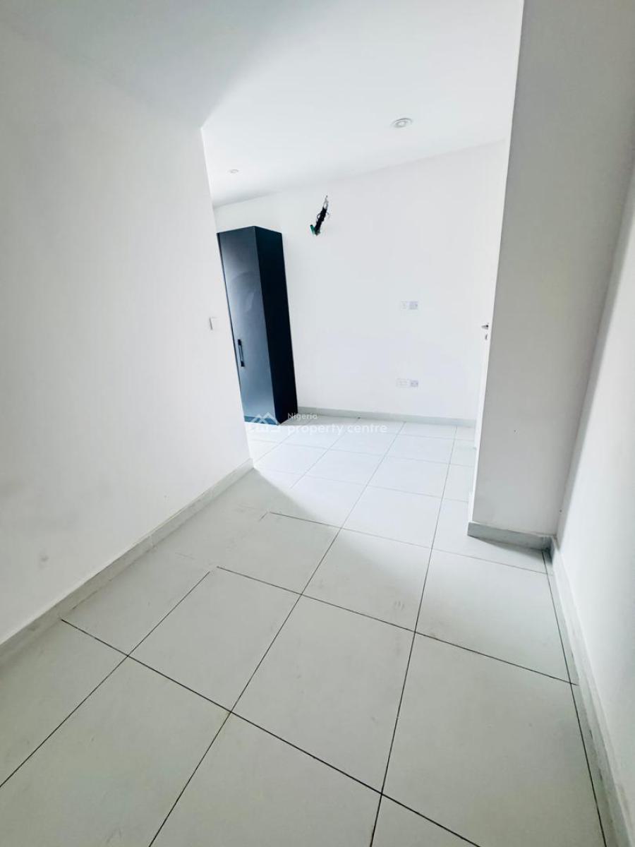 Brand New 3 Bedroom Flats with Bq and Elevator, Lekki Phase 1, Lekki, Lagos, Flat / Apartment for Rent