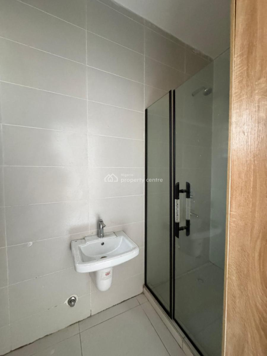 Brand New 3 Bedroom Flats with Bq and Elevator, Lekki Phase 1, Lekki, Lagos, Flat / Apartment for Rent