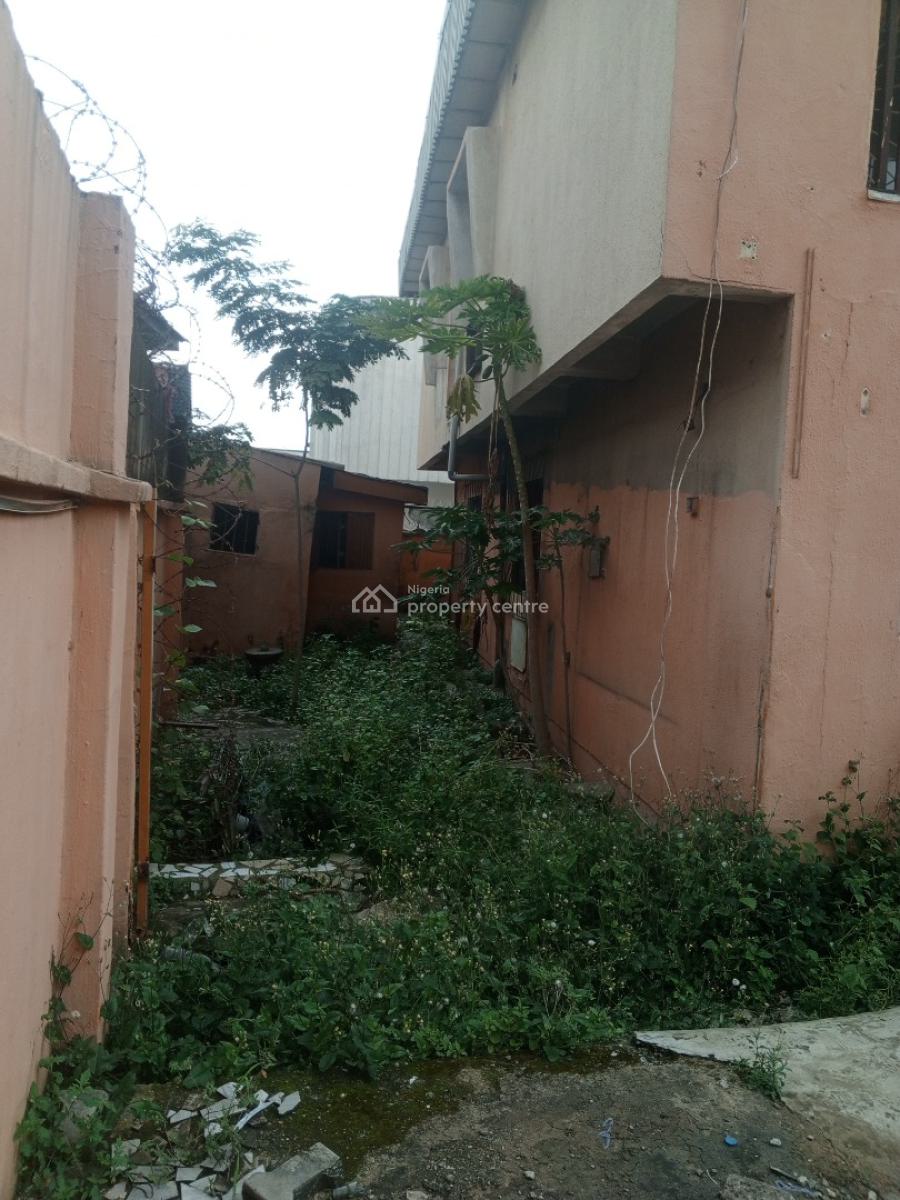 5 Bedroom Semi Detached Duplex, By Chicken Republic, Area 8, Garki, Abuja, Semi-detached Duplex for Sale