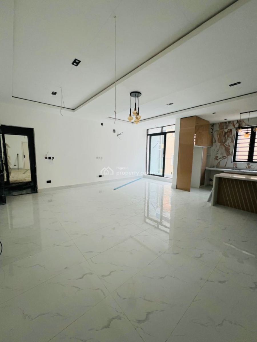 Luxurious  2 Bedroom Apartment, Lekki Phase 1, Lekki, Lagos, Flat / Apartment for Sale
