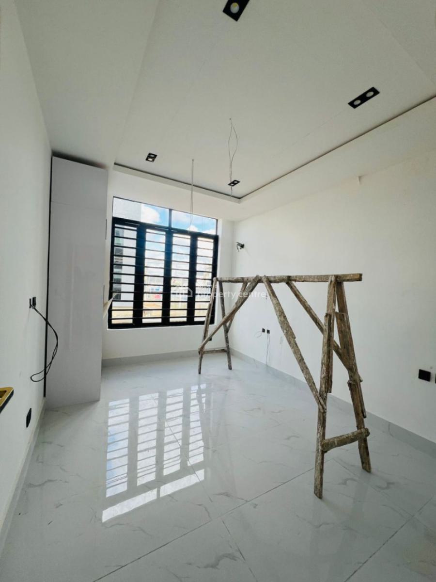 Luxurious  2 Bedroom Apartment, Lekki Phase 1, Lekki, Lagos, Flat / Apartment for Sale