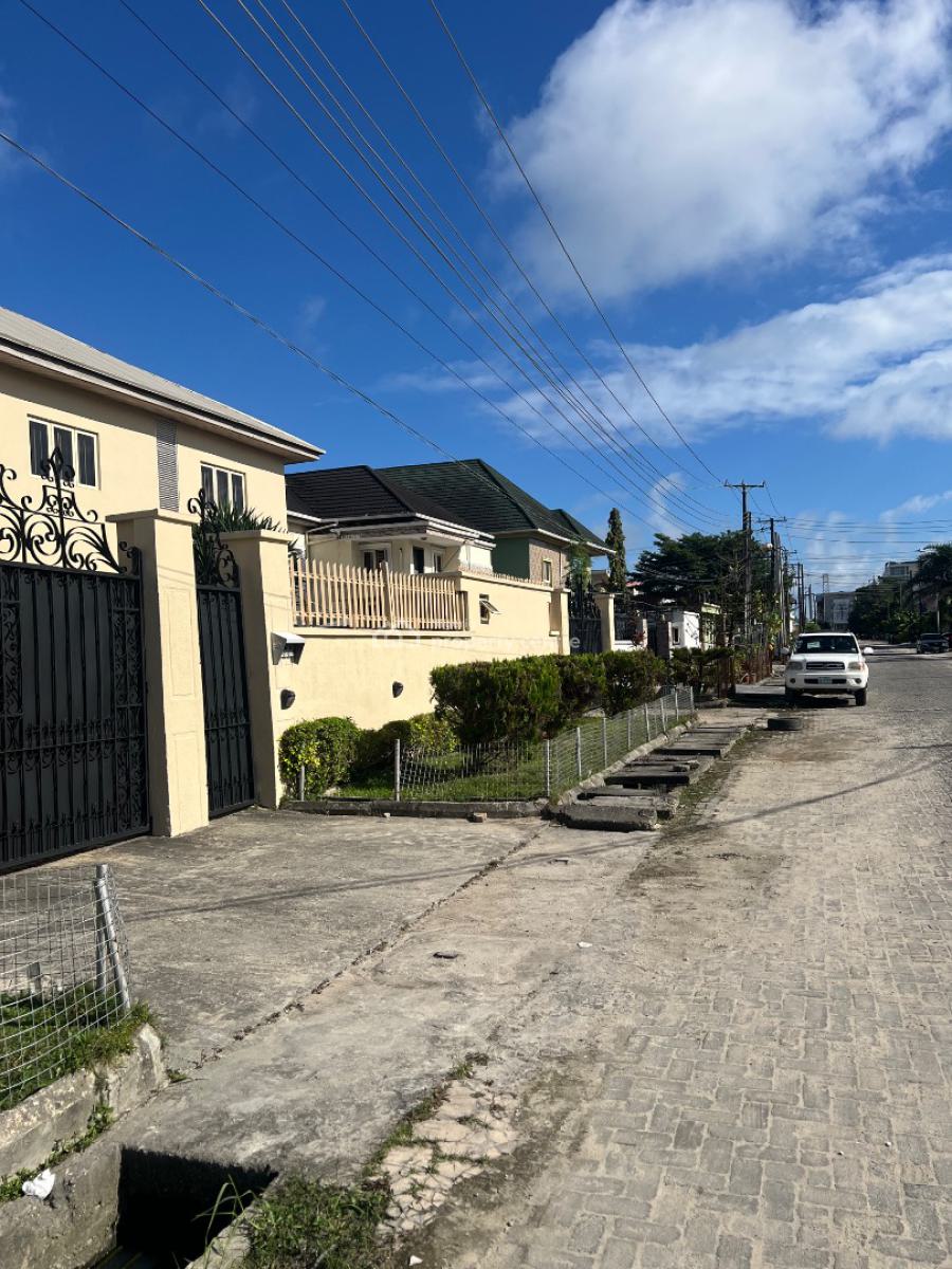 Classic and Luxurious 3-bedroom Flat with Bq and 7 Acs and Inverter, Lekki Phase 1, Lekki, Lagos, Flat / Apartment for Rent