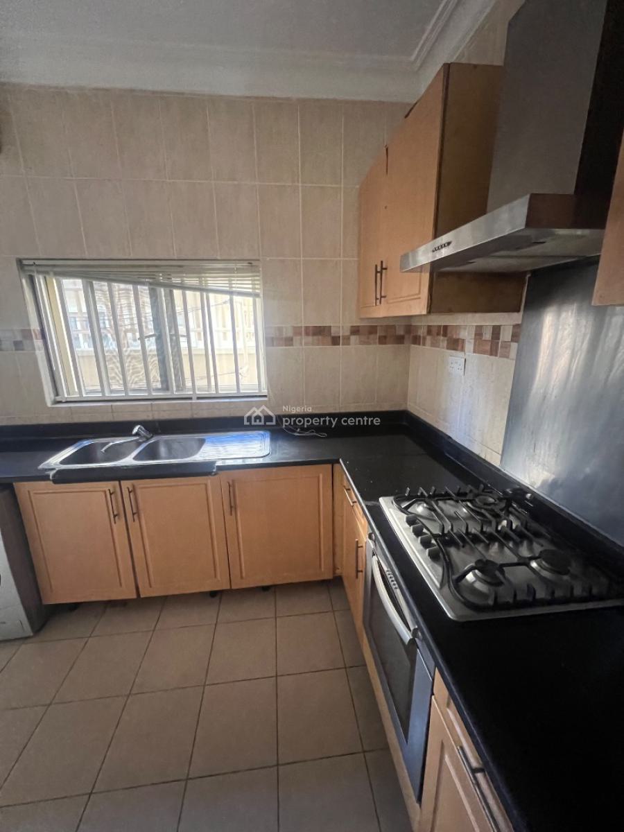 Classic and Luxurious 3-bedroom Flat with Bq and 7 Acs and Inverter, Lekki Phase 1, Lekki, Lagos, Flat / Apartment for Rent