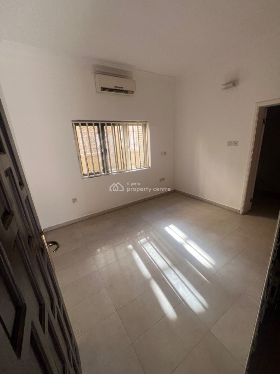 Classic and Luxurious 3-bedroom Flat with Bq and 7 Acs and Inverter, Lekki Phase 1, Lekki, Lagos, Flat / Apartment for Rent