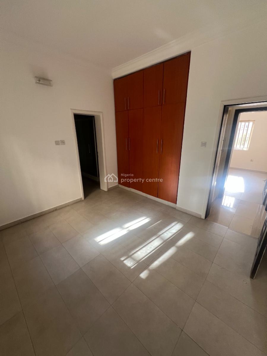 Classic and Luxurious 3-bedroom Flat with Bq and 7 Acs and Inverter, Lekki Phase 1, Lekki, Lagos, Flat / Apartment for Rent