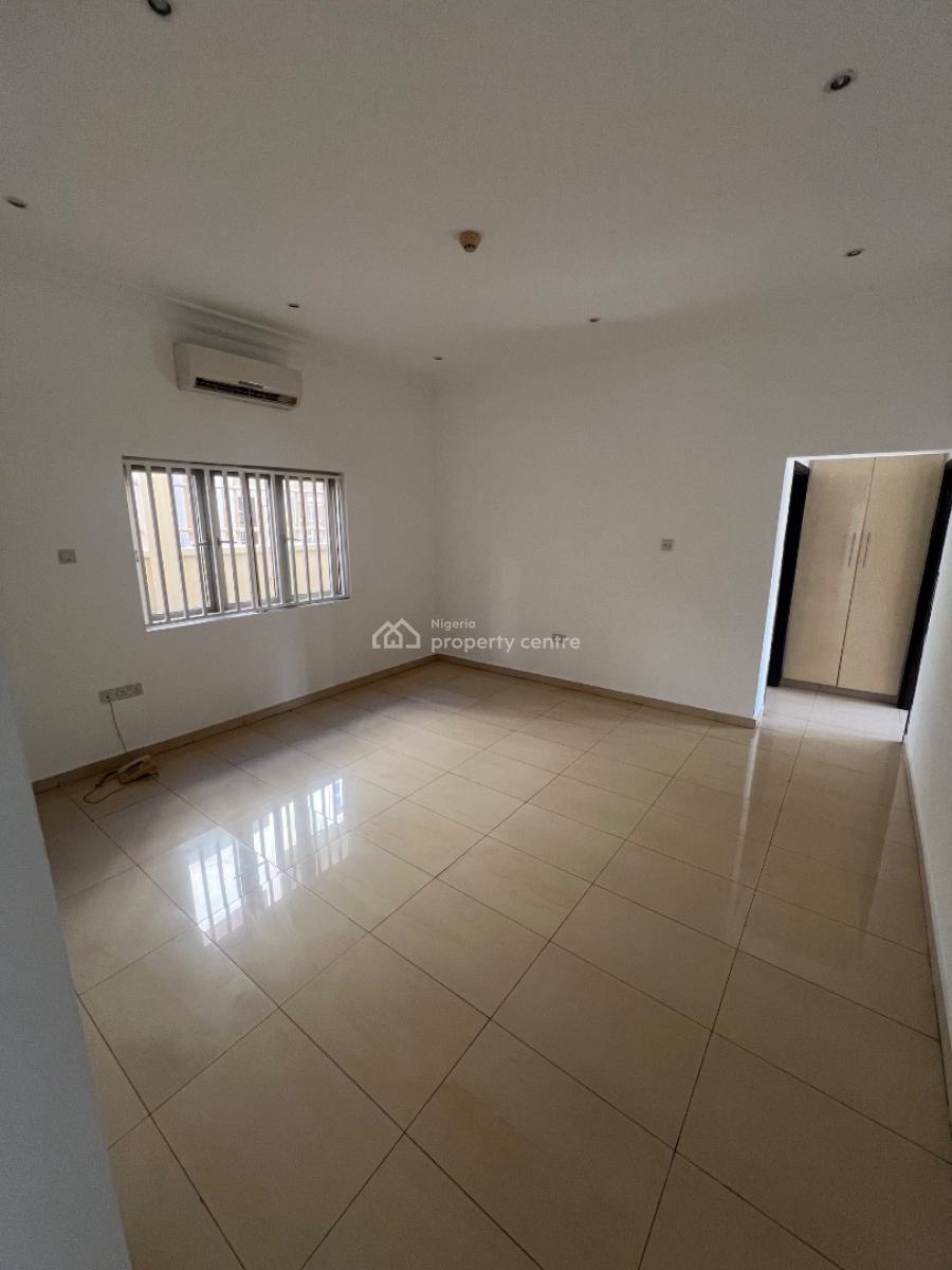 Classic and Luxurious 3-bedroom Flat with Bq and 7 Acs and Inverter, Lekki Phase 1, Lekki, Lagos, Flat / Apartment for Rent