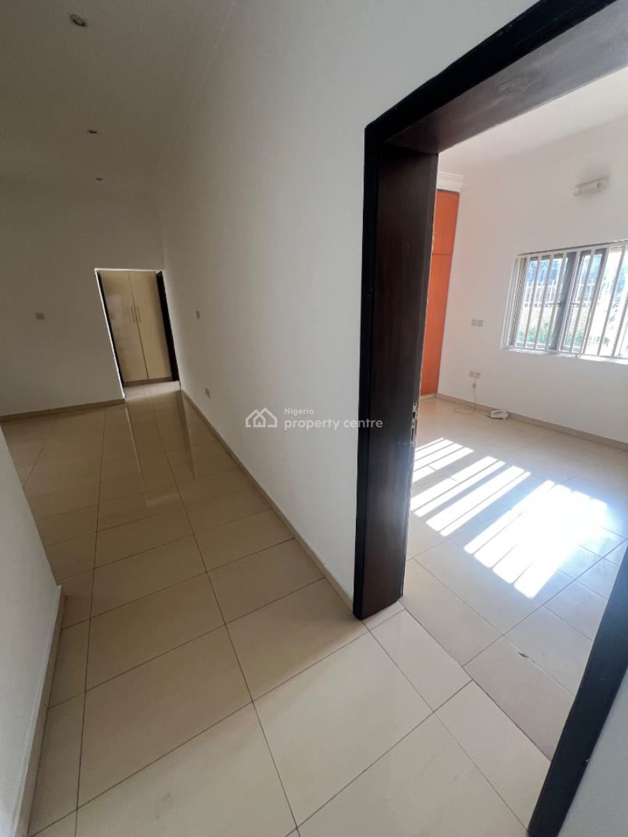Classic and Luxurious 3-bedroom Flat with Bq and 7 Acs and Inverter, Lekki Phase 1, Lekki, Lagos, Flat / Apartment for Rent