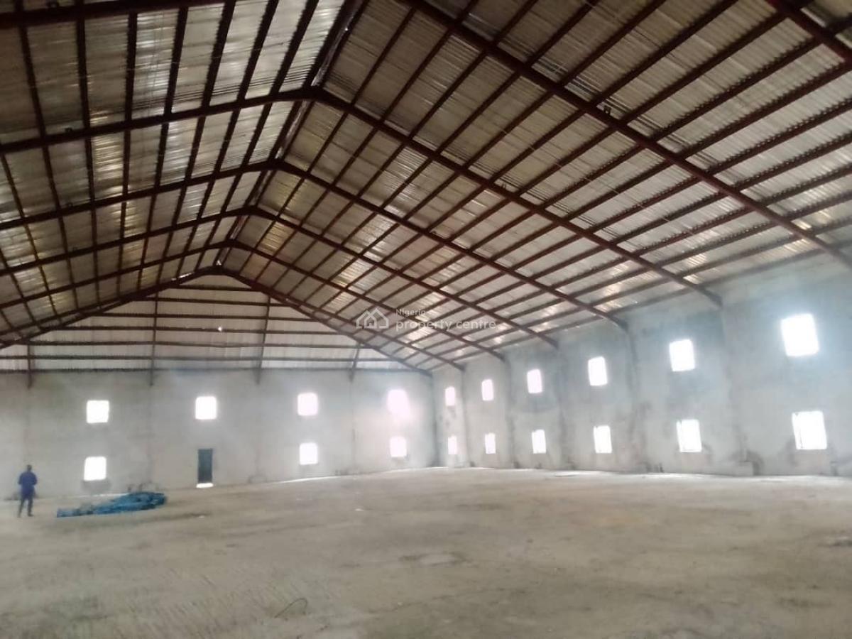 Strategic 1000 Sqm Warehouse Space, Off Ajose Adeogun Way, Victoria Island (vi), Lagos, Warehouse for Rent