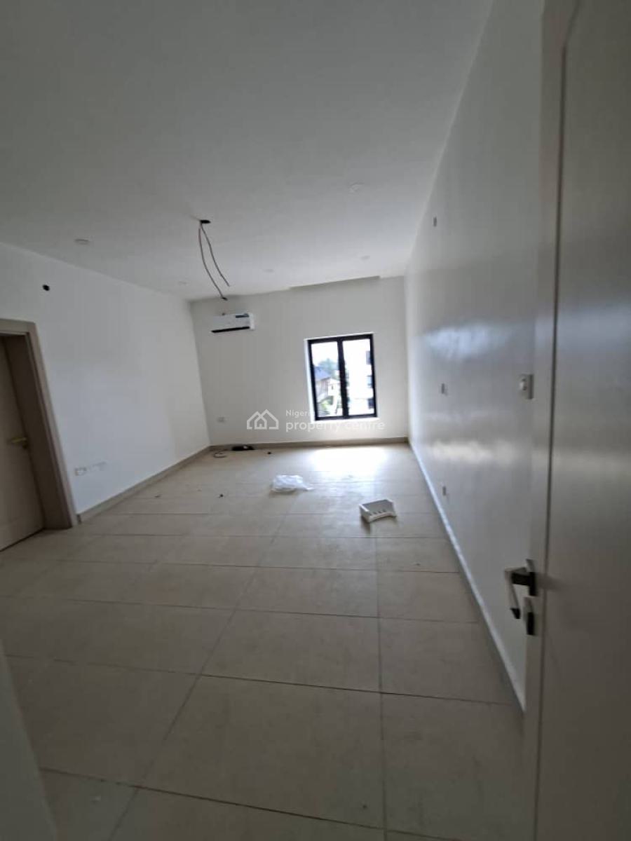 Fully Fitted and Service 4 Bedroom Semi-detached Duplex with Bq (2 Uni, Asokoro, Asokoro District, Abuja, Terraced Duplex for Rent