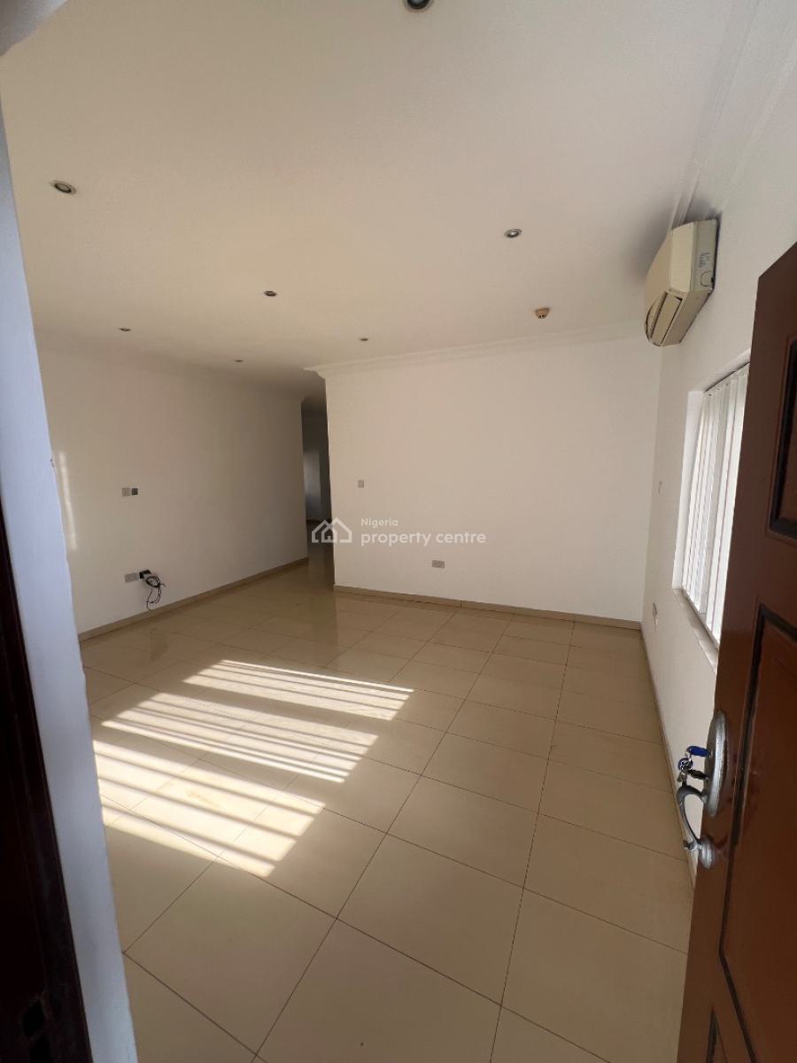 Classic and Luxurious 3-bedroom Flat with Bq and 7 Acs and Inverter, Lekki Phase 1, Lekki, Lagos, Flat / Apartment for Rent
