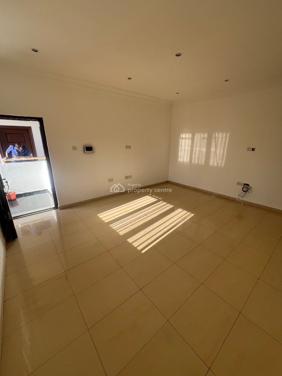 Classic and Luxurious 3-bedroom Flat with Bq and 7 Acs and Inverter, Lekki Phase 1, Lekki, Lagos, Flat / Apartment for Rent