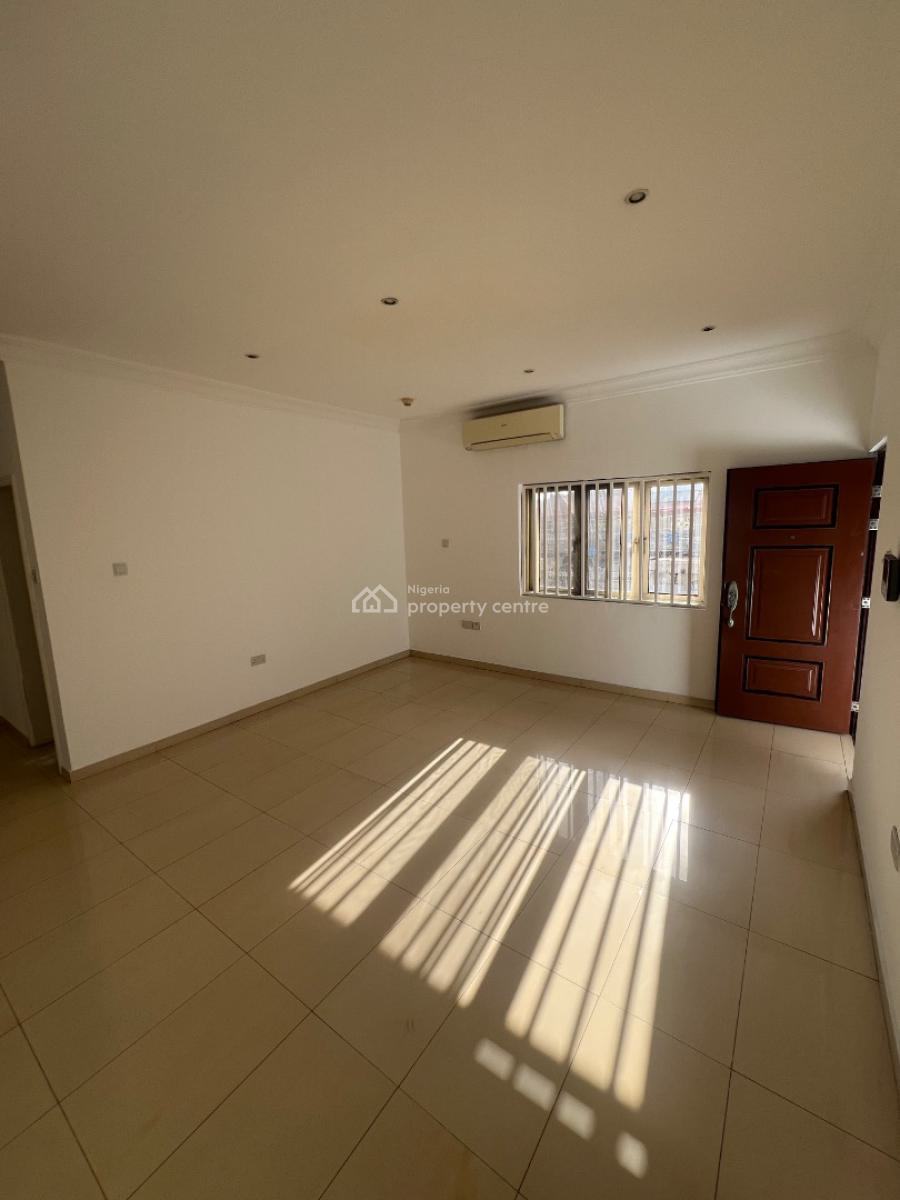 Classic and Luxurious 3-bedroom Flat with Bq and 7 Acs and Inverter, Lekki Phase 1, Lekki, Lagos, Flat / Apartment for Rent