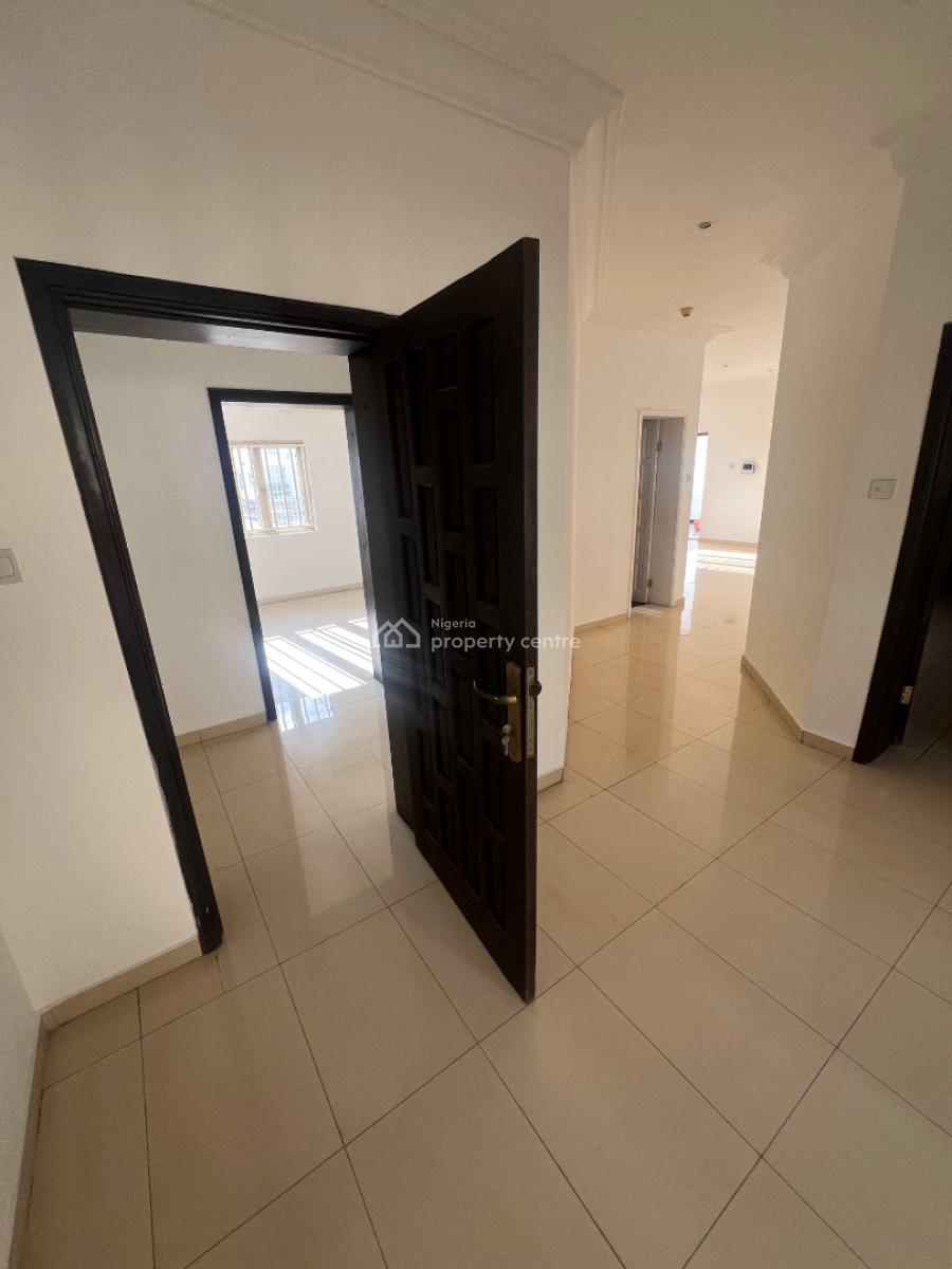Classic and Luxurious 3-bedroom Flat with Bq and 7 Acs and Inverter, Lekki Phase 1, Lekki, Lagos, Flat / Apartment for Rent
