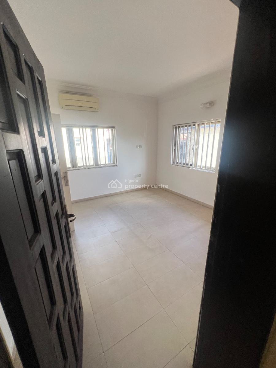 Classic and Luxurious 3-bedroom Flat with Bq and 7 Acs and Inverter, Lekki Phase 1, Lekki, Lagos, Flat / Apartment for Rent