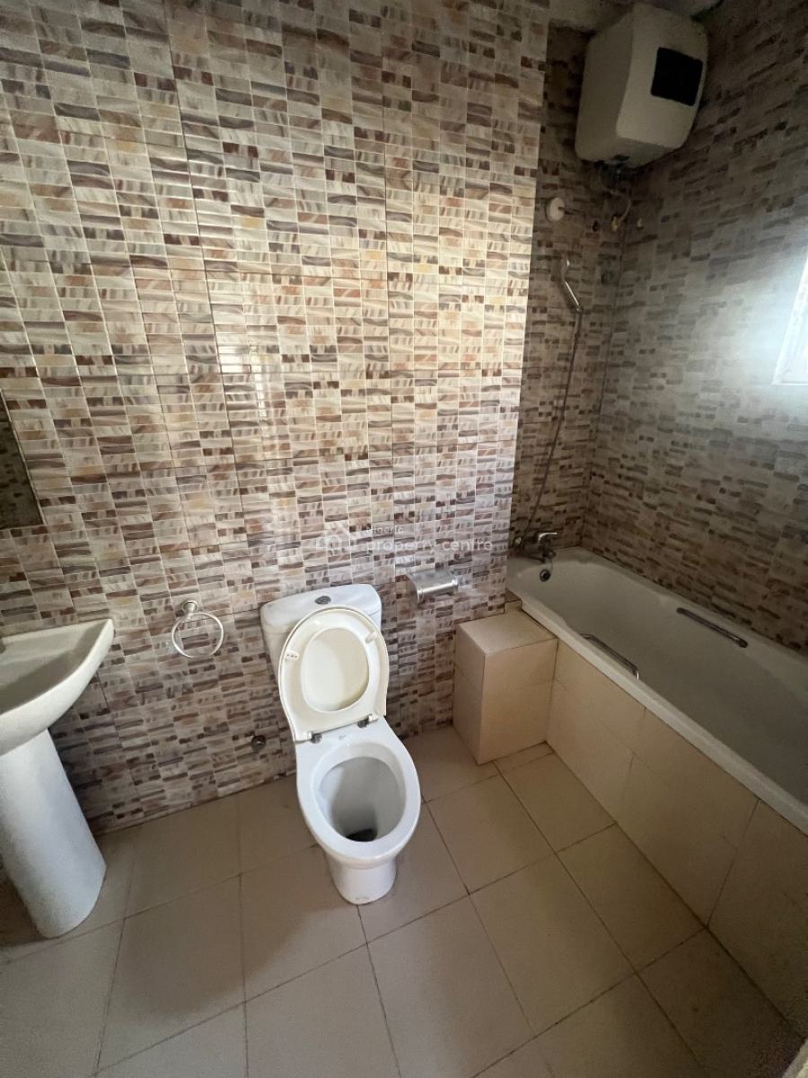 Classic and Luxurious 3-bedroom Flat with Bq and 7 Acs and Inverter, Lekki Phase 1, Lekki, Lagos, Flat / Apartment for Rent
