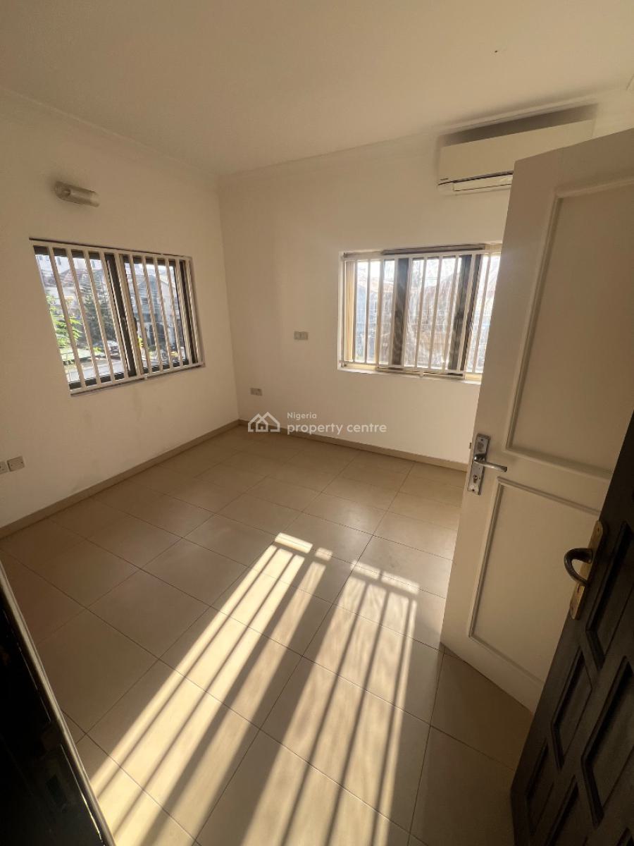 Classic and Luxurious 3-bedroom Flat with Bq and 7 Acs and Inverter, Lekki Phase 1, Lekki, Lagos, Flat / Apartment for Rent
