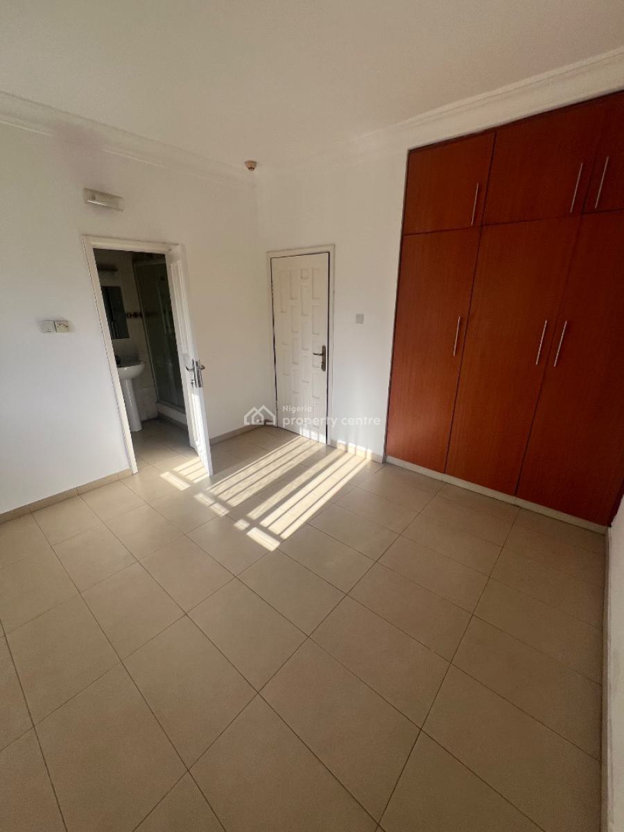 Classic and Luxurious 3-bedroom Flat with Bq and 7 Acs and Inverter, Lekki Phase 1, Lekki, Lagos, Flat / Apartment for Rent