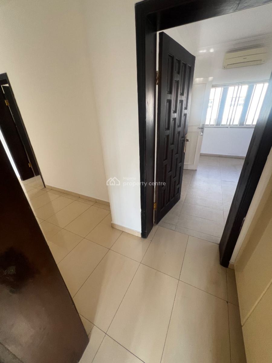 Classic and Luxurious 3-bedroom Flat with Bq and 7 Acs and Inverter, Lekki Phase 1, Lekki, Lagos, Flat / Apartment for Rent