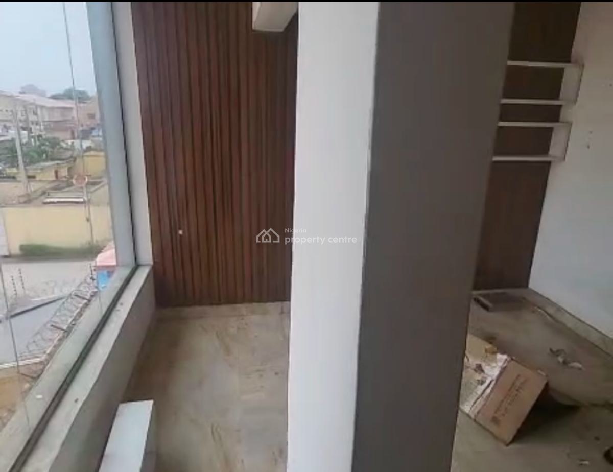 Luxury Shop in a Prime Strategic Location, Off Admiralty Way in a Strategic Place, Lekki Phase 1, Lekki, Lagos, Shop for Rent