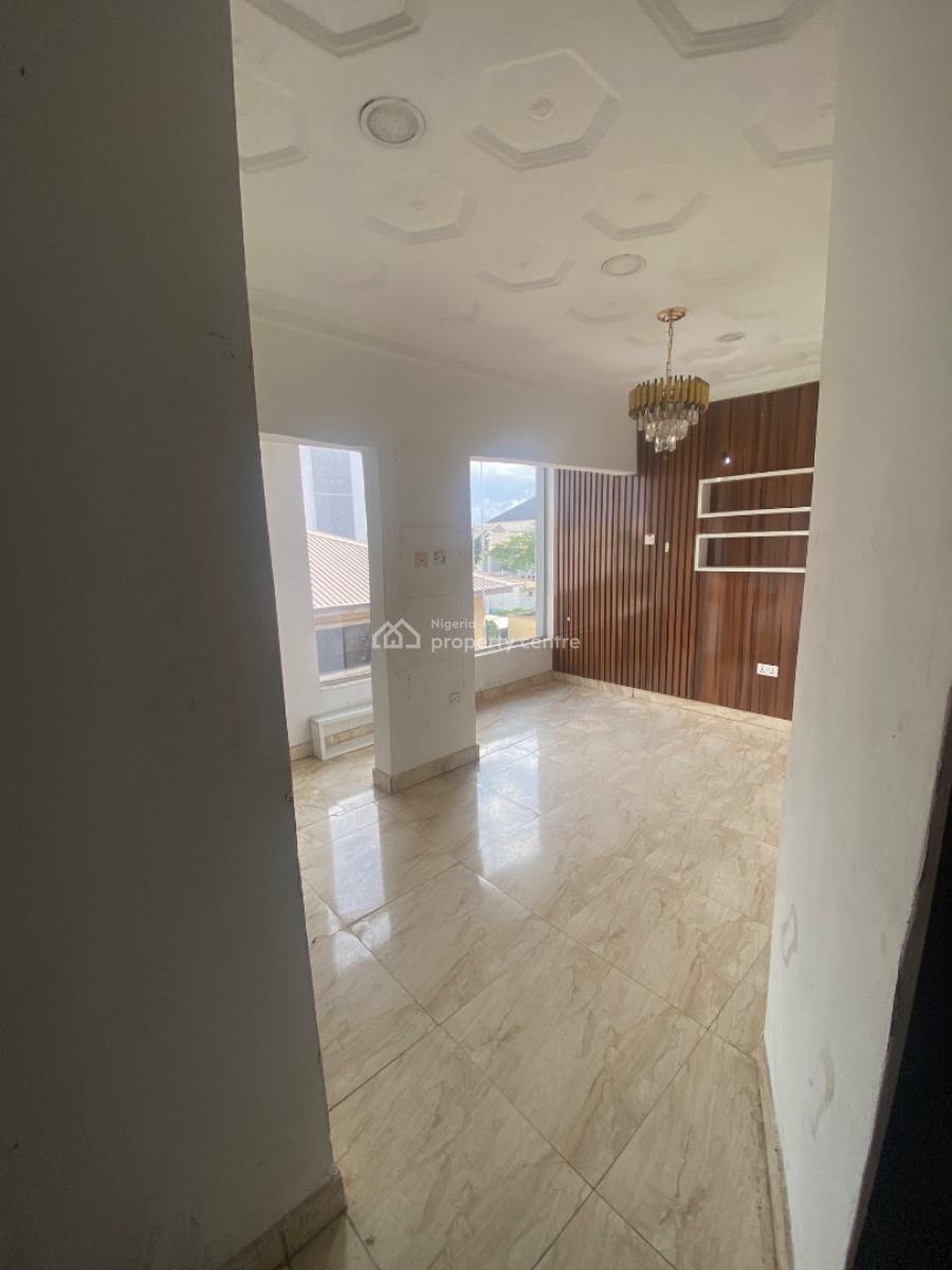Luxury Shop in a Prime Strategic Location, Off Admiralty Way, Lekki Phase 1, Lekki, Lagos, Shop for Rent