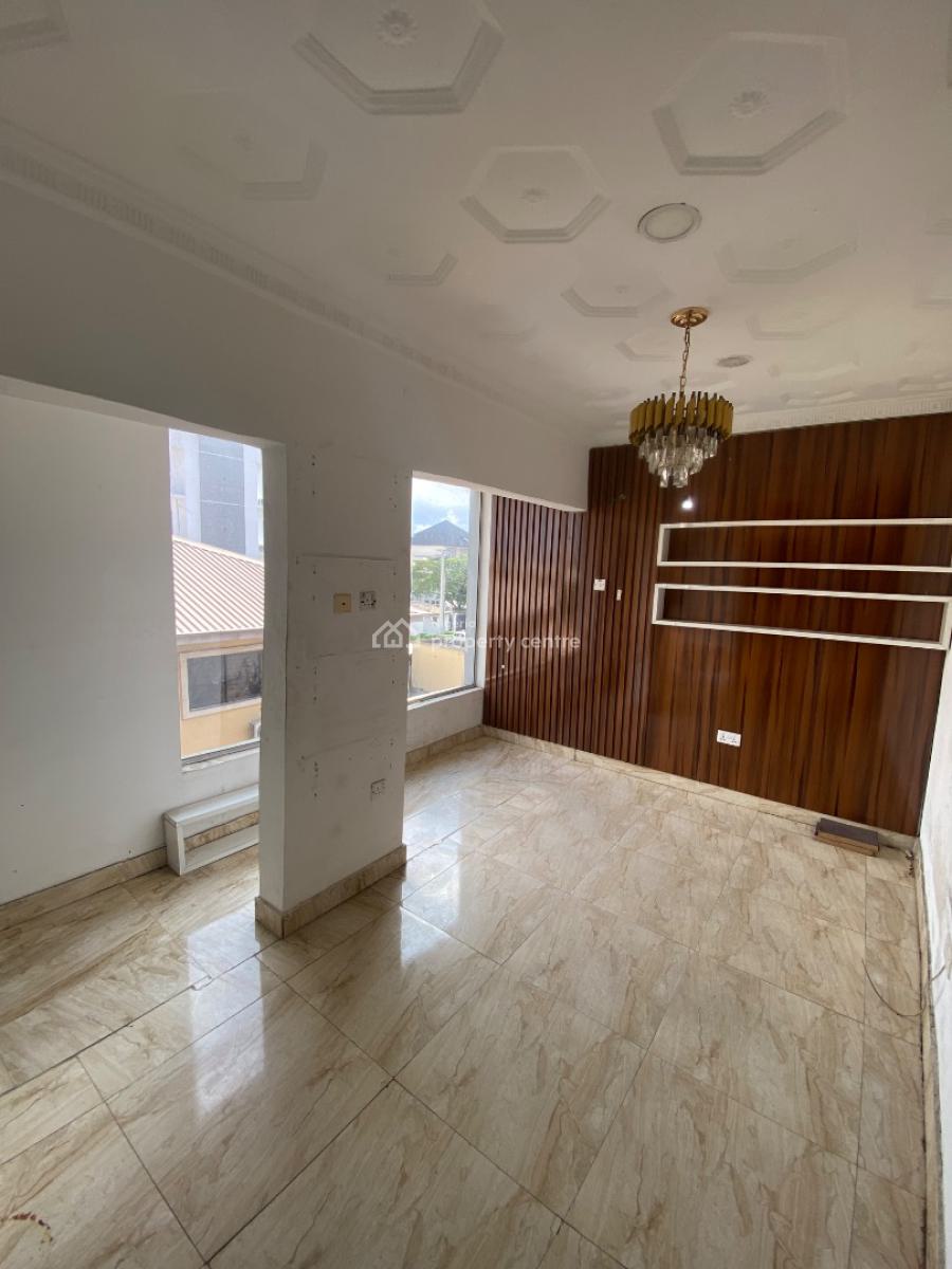 Luxury Shop in a Prime Strategic Location, Off Admiralty Way, Lekki Phase 1, Lekki, Lagos, Shop for Rent
