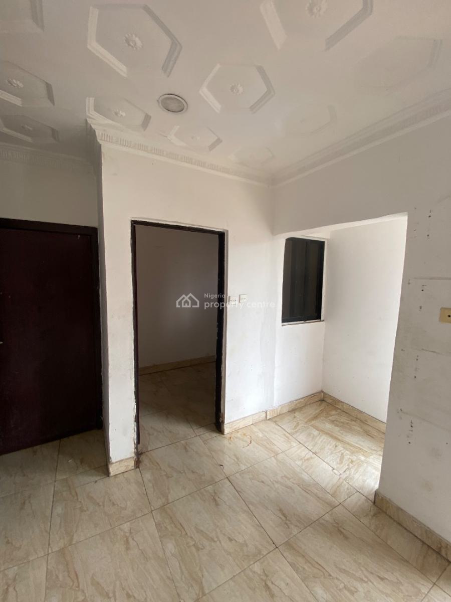 Luxury Shop in a Prime Strategic Location, Off Admiralty Way, Lekki Phase 1, Lekki, Lagos, Shop for Rent