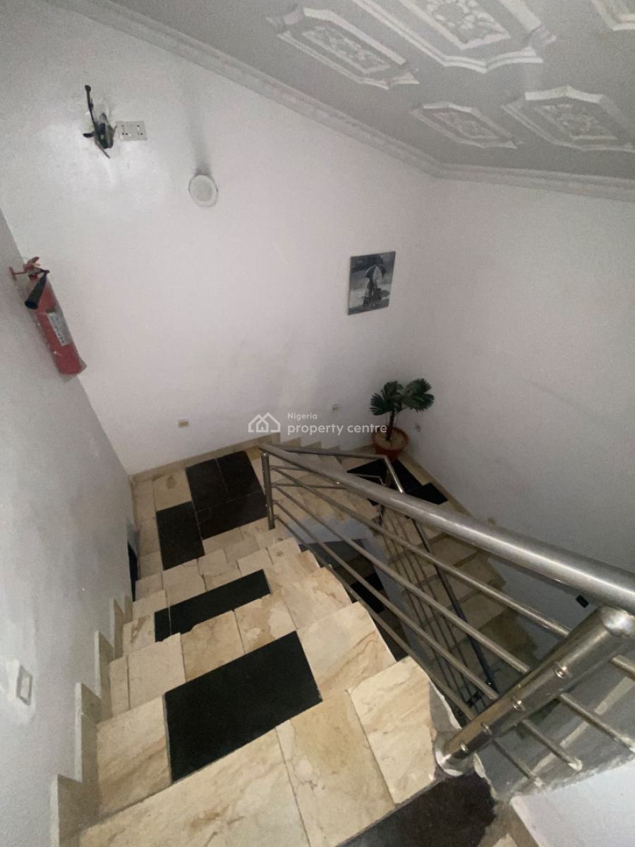 Luxury Shop in a Prime Strategic Location, Off Admiralty Way, Lekki Phase 1, Lekki, Lagos, Shop for Rent