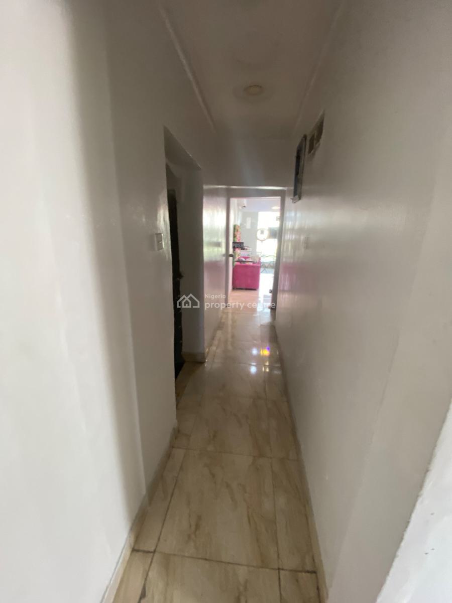 Luxury Shop in a Prime Strategic Location, Off Admiralty Way, Lekki Phase 1, Lekki, Lagos, Shop for Rent
