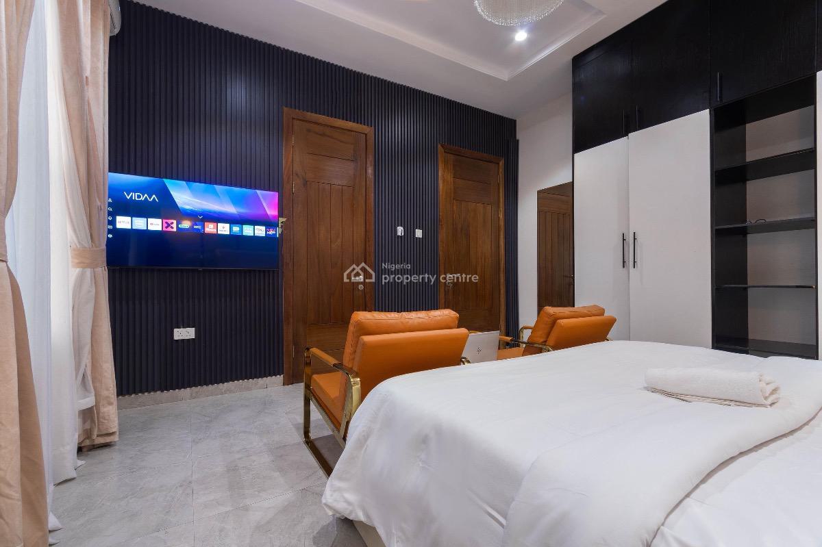 Luxurious 2 Bedrooms Penthouse with Pool, Snooker, Gym, Rooftop, Lekki Phase 1, Lekki, Lagos, House Short Let