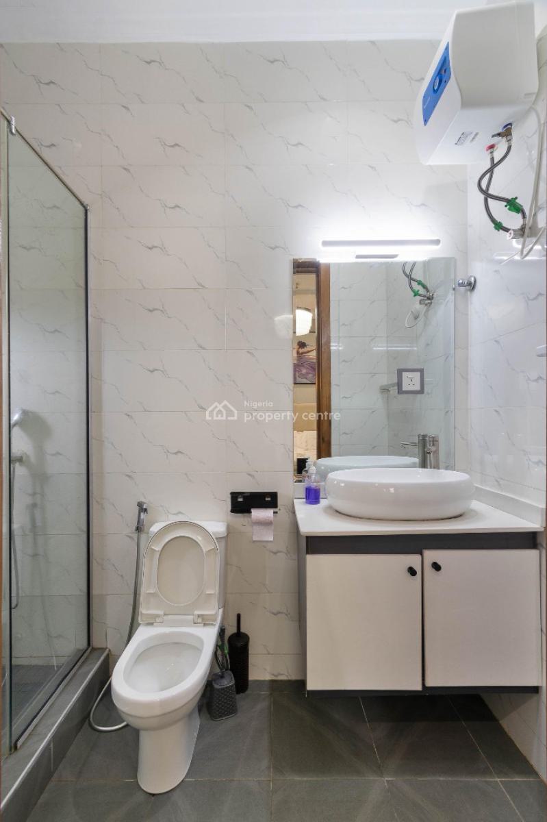 Luxurious 2 Bedrooms Penthouse with Pool, Snooker, Gym, Rooftop, Lekki Phase 1, Lekki, Lagos, House Short Let