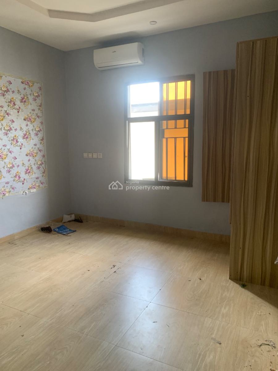 Exclusive 2-bedroom Apartment Upstairs, Ikate Lagos, Lekki, Lagos, House for Rent