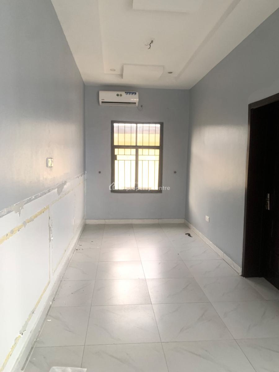 Exclusive 2-bedroom Apartment Upstairs, Ikate Lagos, Lekki, Lagos, House for Rent