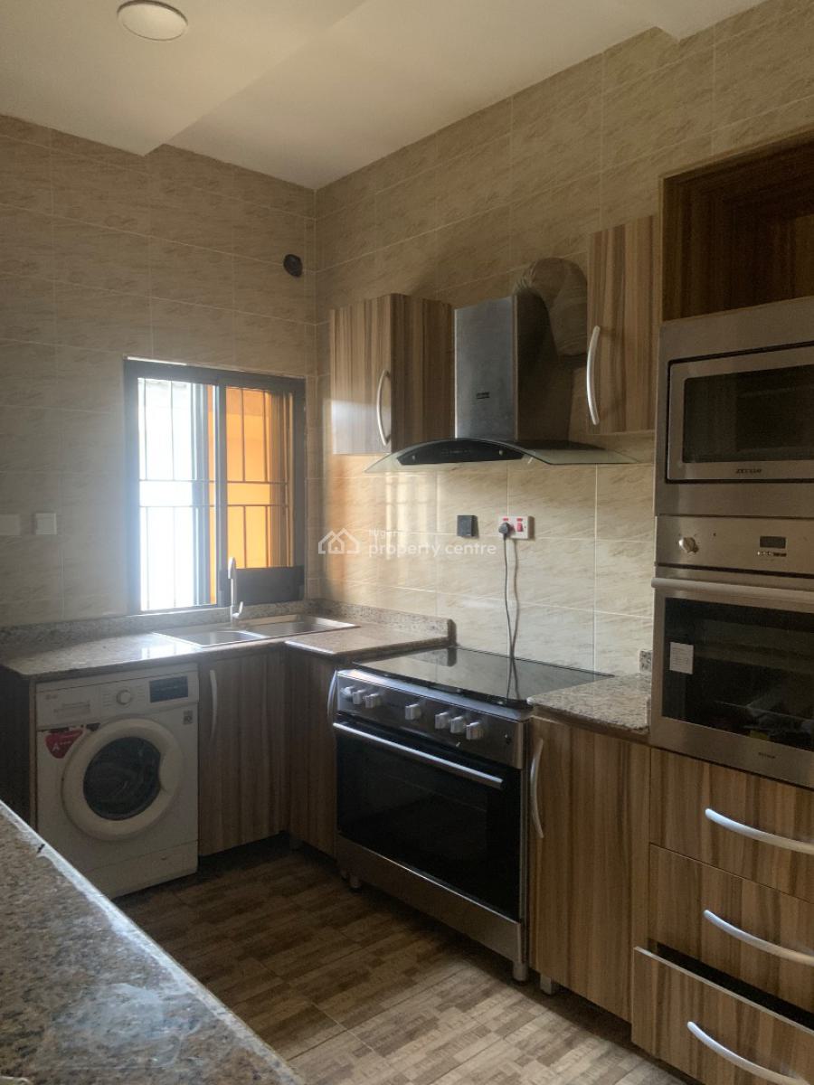Exclusive 2-bedroom Apartment Upstairs, Ikate Lagos, Lekki, Lagos, House for Rent