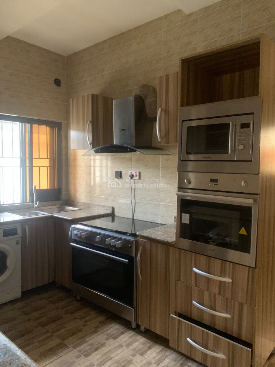 Exclusive 2-bedroom Apartment Upstairs, Ikate Lagos, Lekki, Lagos, House for Rent