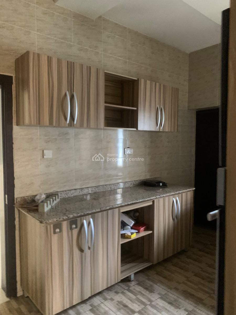Exclusive 2-bedroom Apartment Upstairs, Ikate Lagos, Lekki, Lagos, House for Rent
