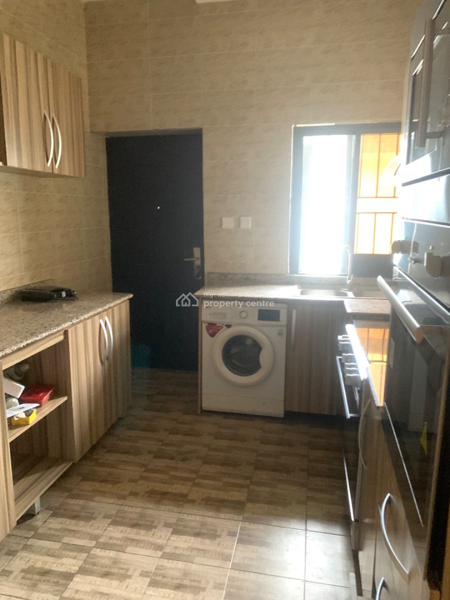 Exclusive 2-bedroom Apartment Upstairs, Ikate Lagos, Lekki, Lagos, House for Rent