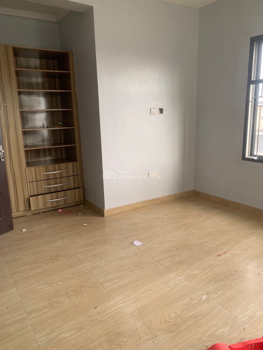 Exclusive 2-bedroom Apartment Upstairs, Ikate Lagos, Lekki, Lagos, House for Rent