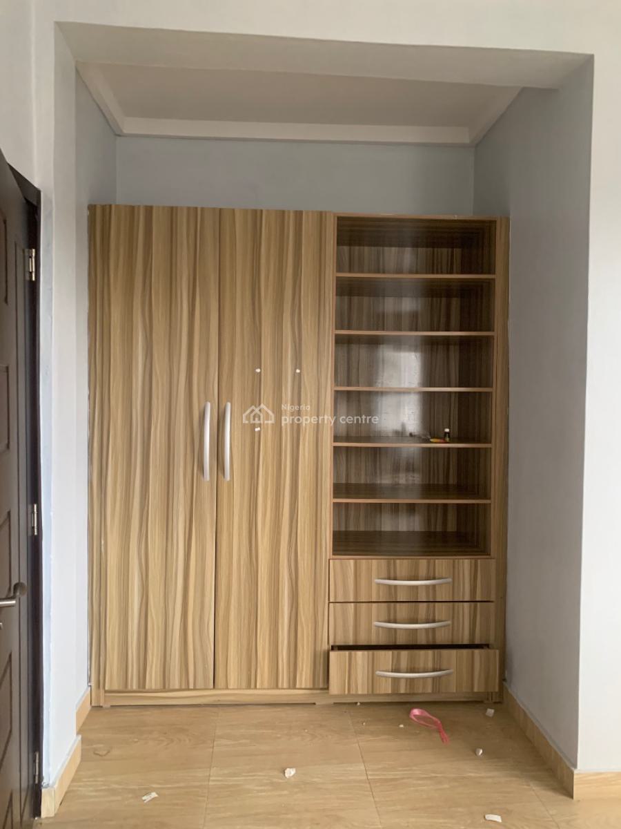 Exclusive 2-bedroom Apartment Upstairs, Ikate Lagos, Lekki, Lagos, House for Rent