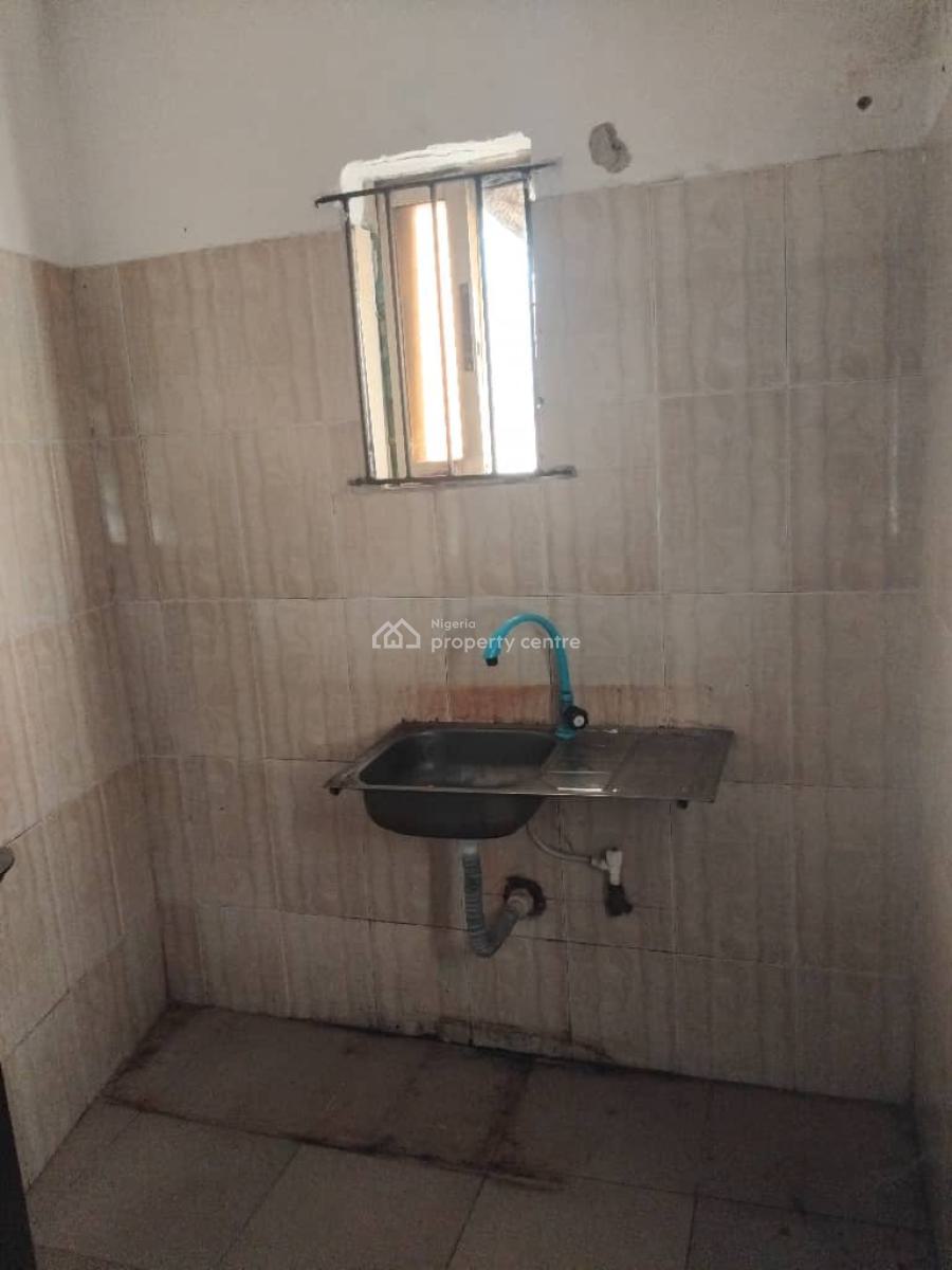 Two Bedrooms Flat, in an Estate, Badore, Ajah, Lagos, Flat / Apartment for Rent