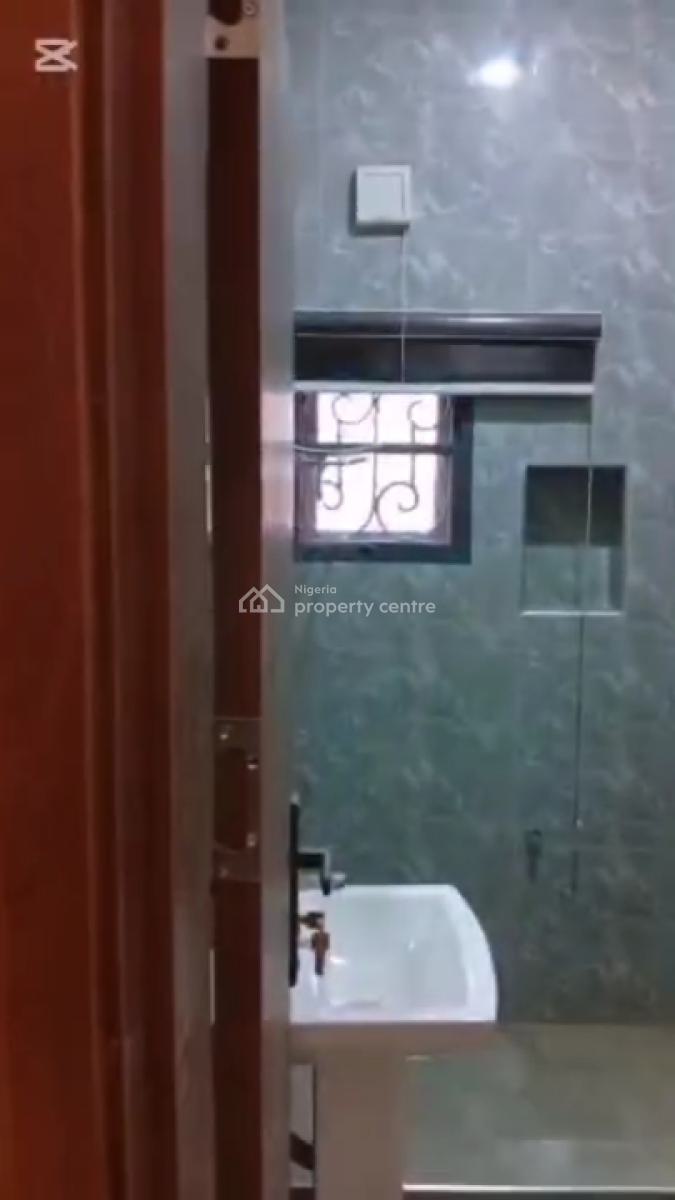 2 Bedroom, Nawlg Estate, Airport Road, Lugbe District, Abuja, Flat / Apartment for Rent