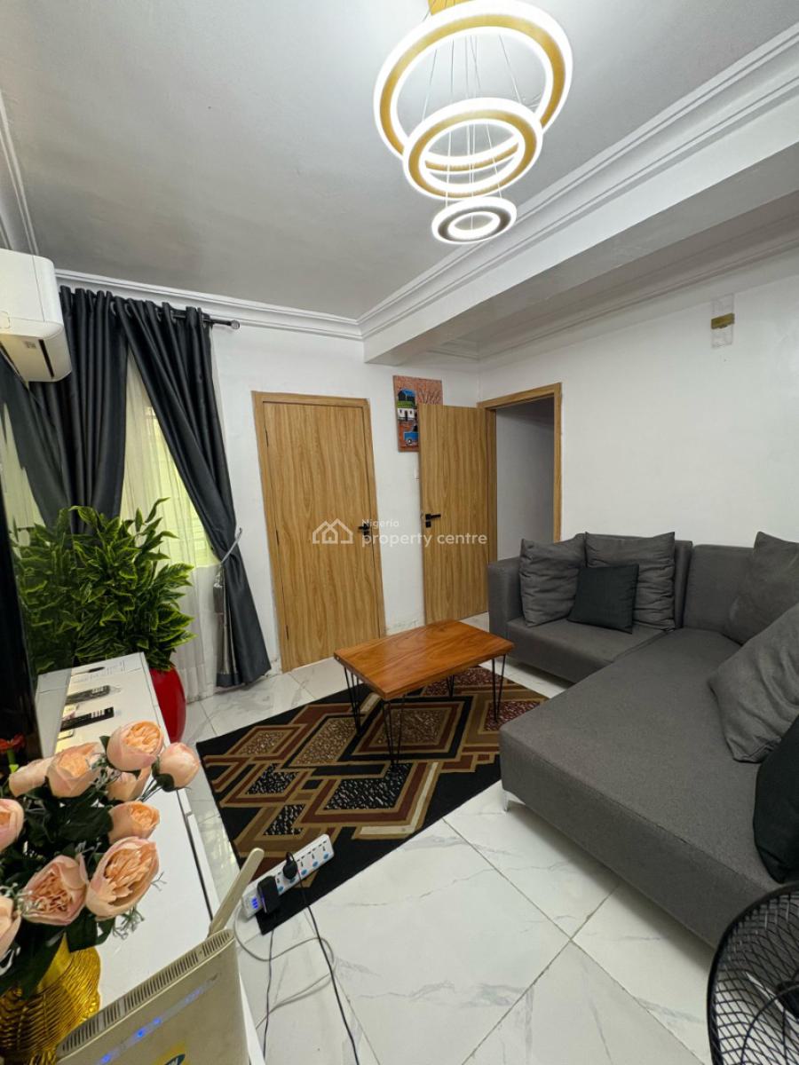 Nicely Furnished 1 Bedroom Apartment, Akoka, Yaba, Lagos, Flat / Apartment Short Let