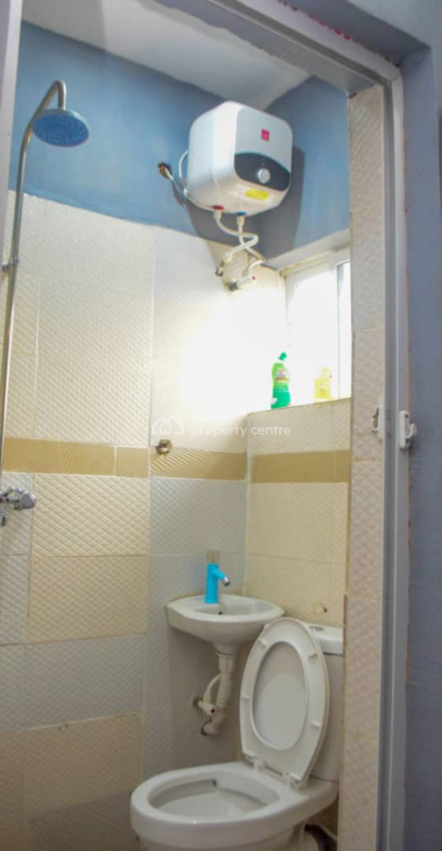 Nicely Furnished 1 Bedroom Apartment, Ilupeju, Lagos, Flat / Apartment Short Let