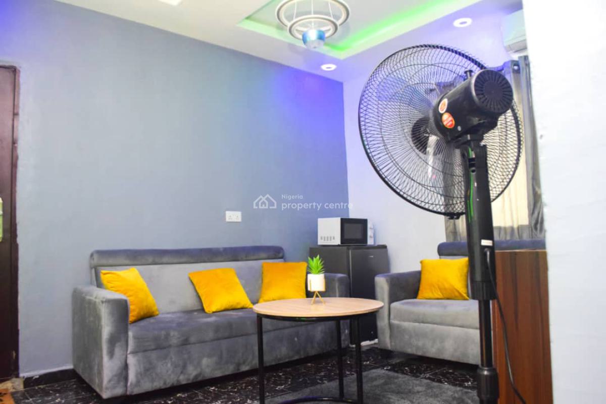 Nicely Furnished 1 Bedroom Apartment, Ilupeju, Lagos, Flat / Apartment Short Let