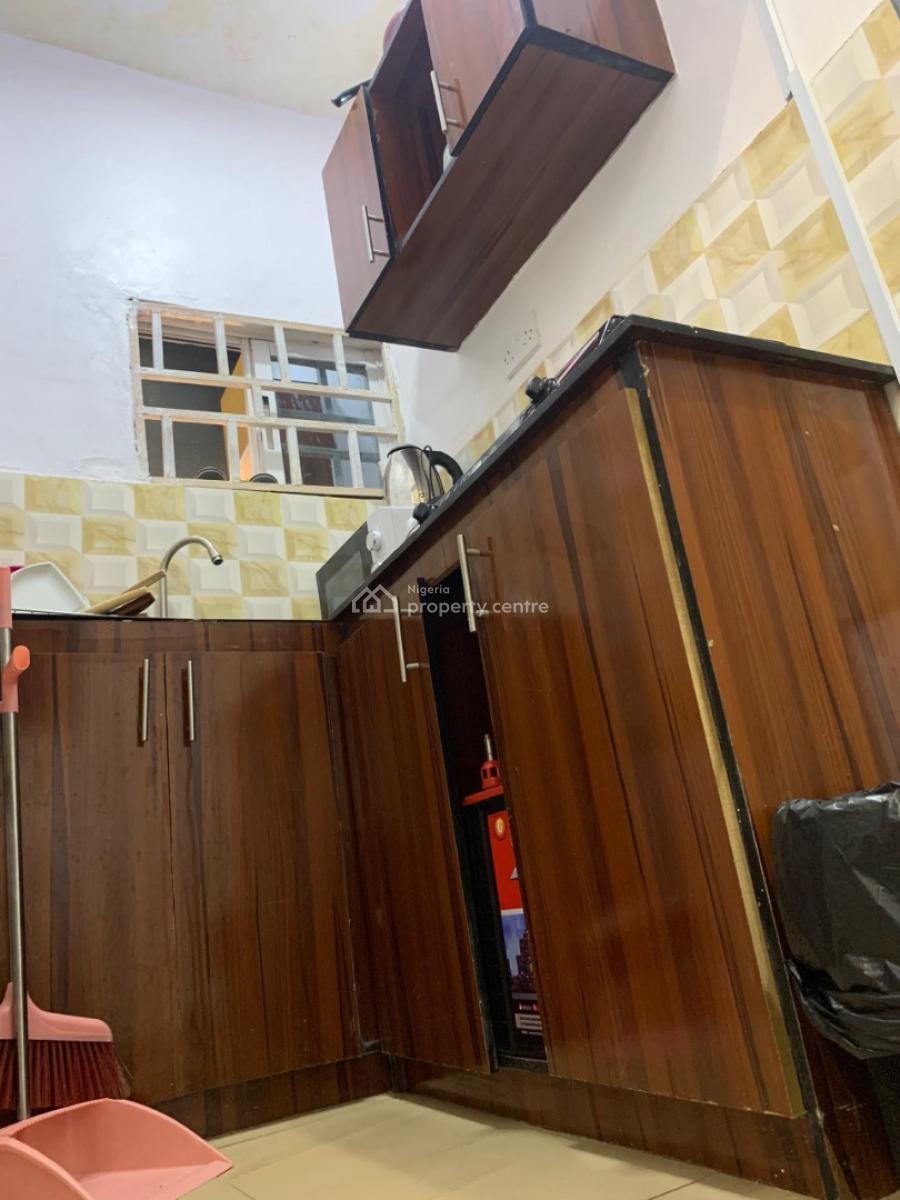Nnicely Furnished 1 Bedroom Apartment, Ilupeju, Lagos, Flat / Apartment Short Let